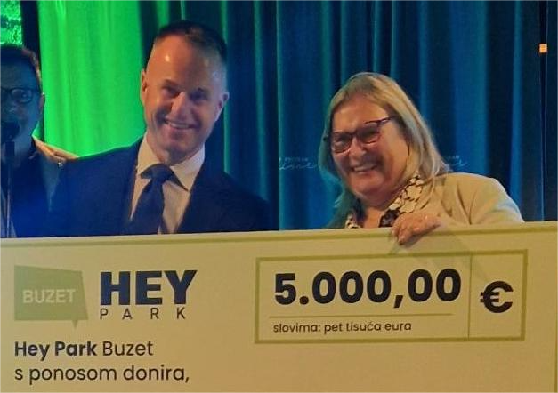 Uručena donacija Osnovnoj školi „Vazmoslav Gržalja“