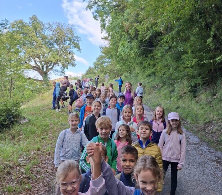 PRVI DAN JESENI OBILJEŽILI SMO ŠETNJOM PRIRODOM